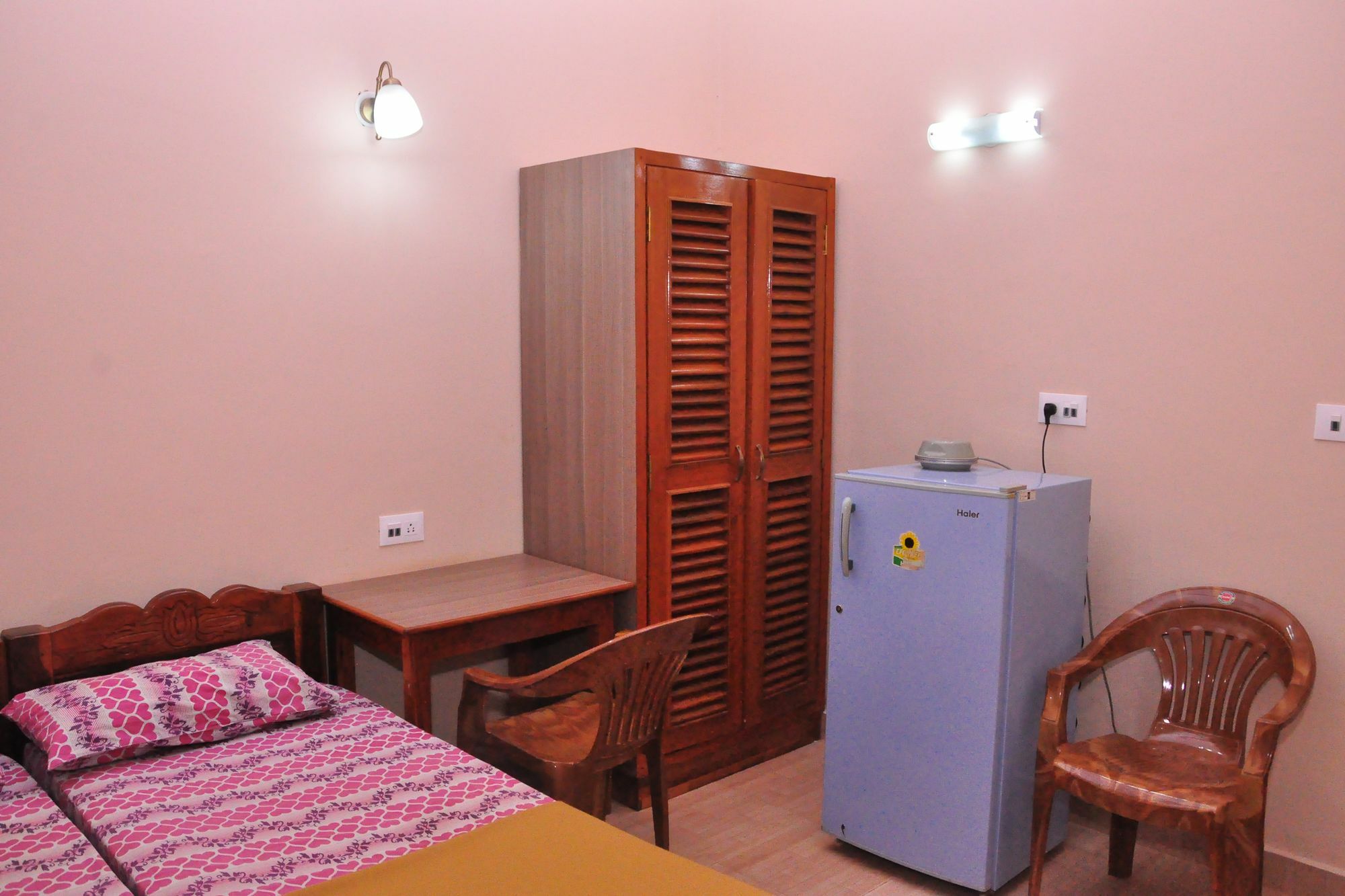 Anjuna Blue Resort מראה חיצוני תמונה