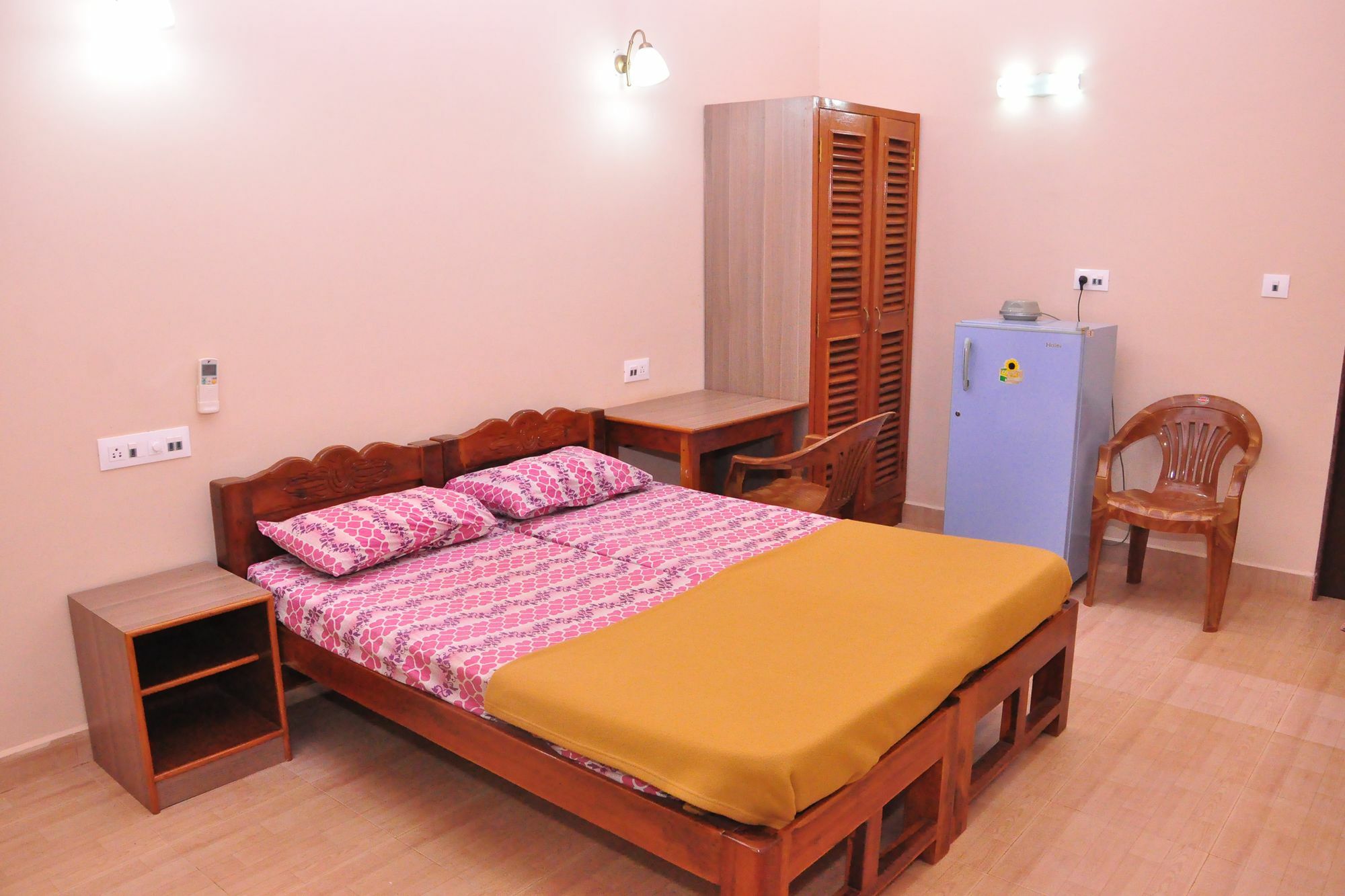 Anjuna Blue Resort מראה חיצוני תמונה