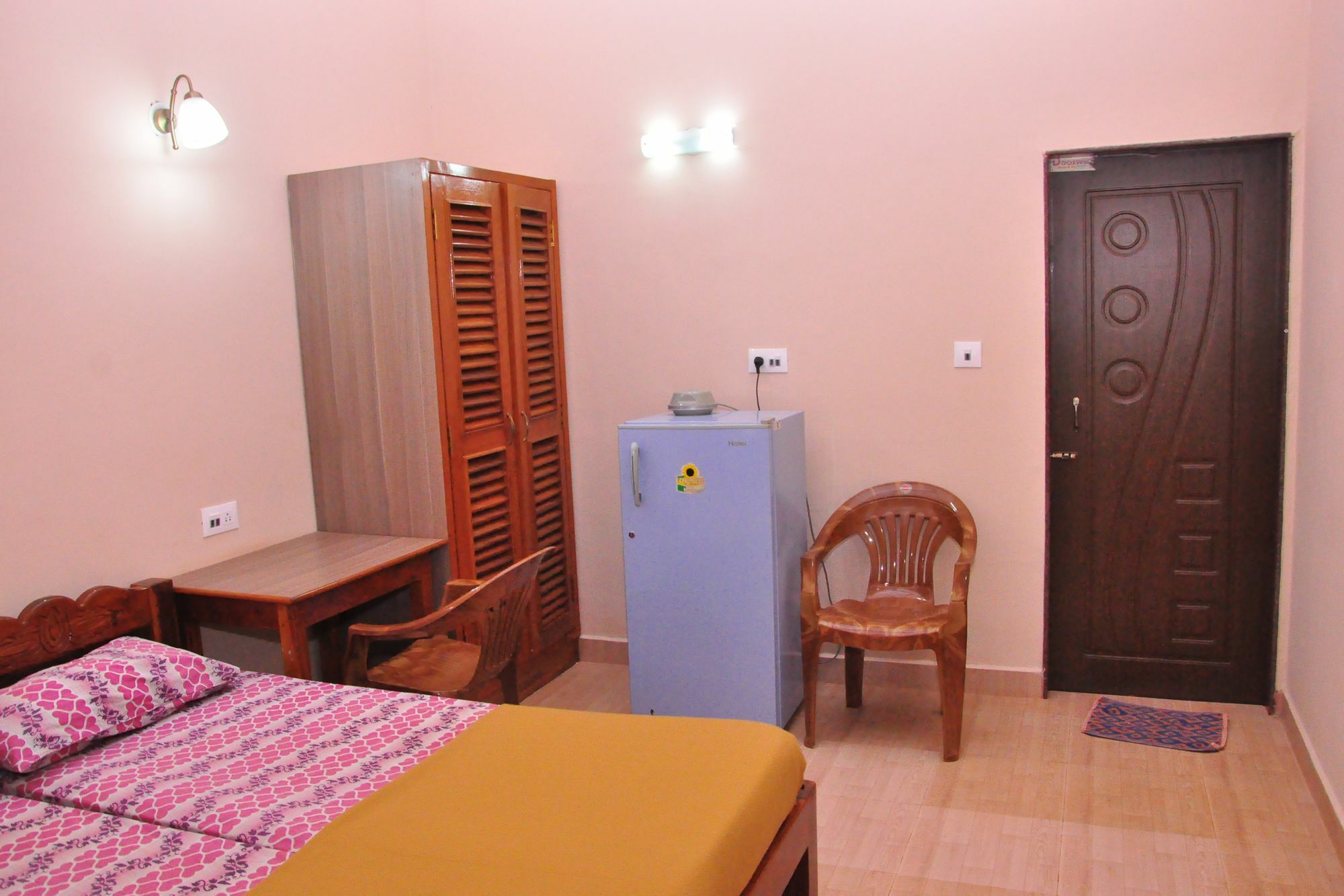Anjuna Blue Resort מראה חיצוני תמונה